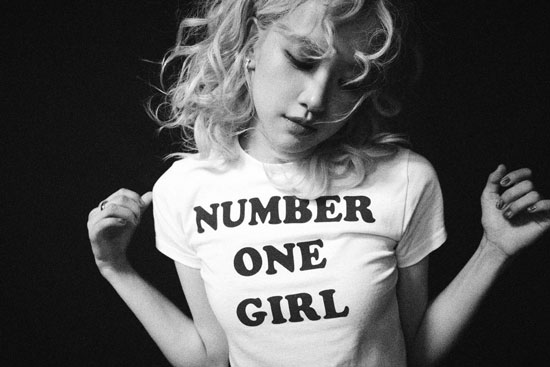 متن و ترجمه آهنگ number one girl