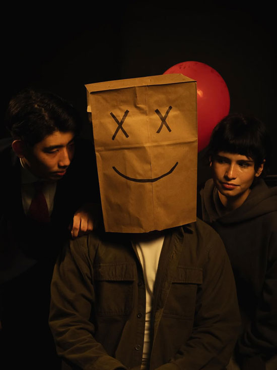 متن و ترجمه آهنگ Devil in Disguise