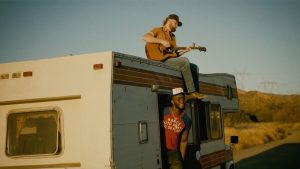 متن و ترجمه آهنگ Move on