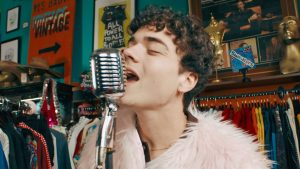 متن و ترجمه آهنگ The Way a Heart Breaks