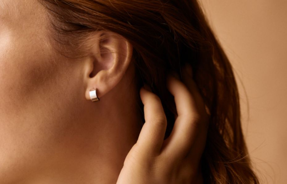 علت درد گوش بعد از انداختن گوشواره طلا مجله بدونیم 2