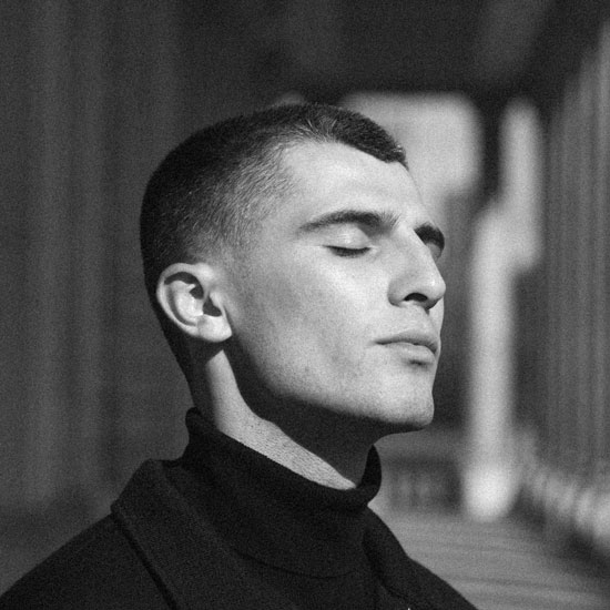 متن و ترجمه آهنگ Mona Lisa