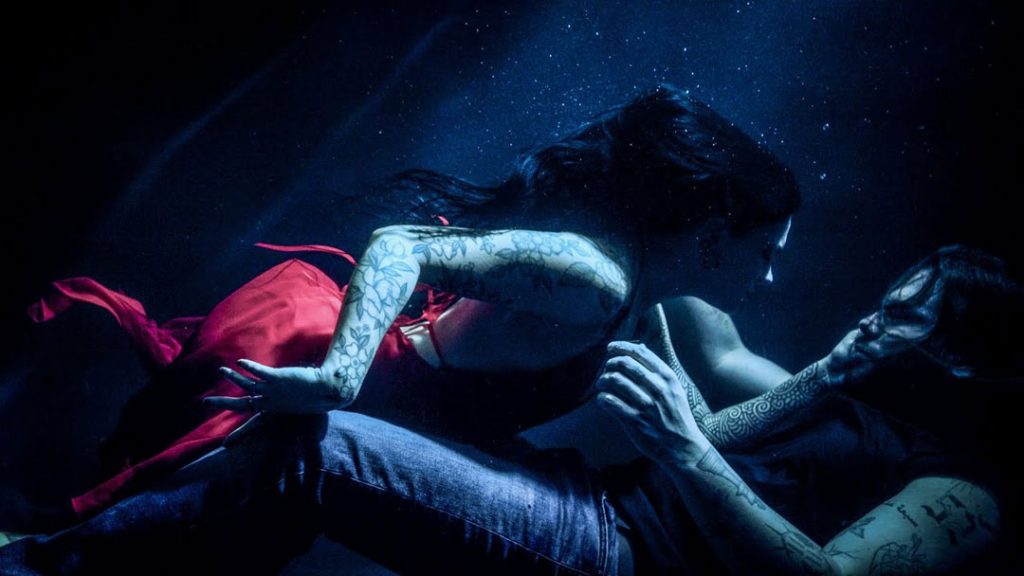 متن و ترجمه آهنگ THE POURING RAIN