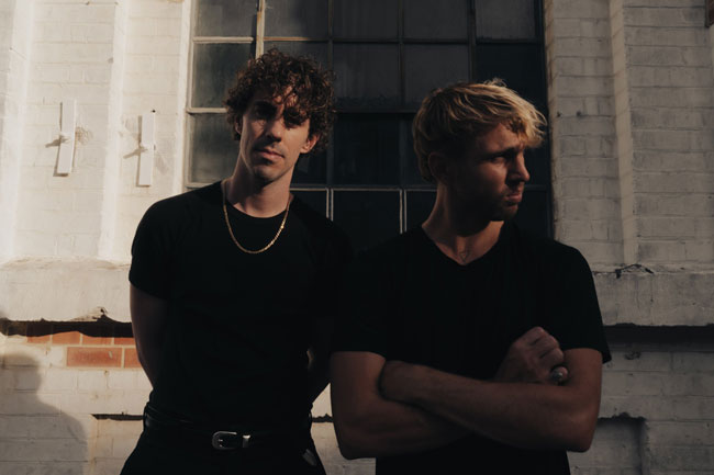 متن و ترجمه آهنگ Yesterday