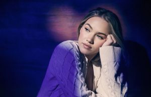 متن و ترجمه آهنگ silent treatment