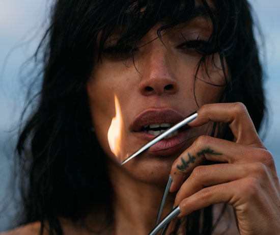 متن و ترجمه آهنگ Feels Like Heaven