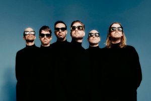 متن و ترجمه آهنگ Last Dance