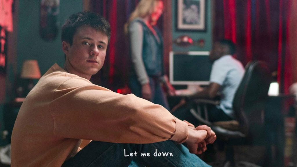 متن و ترجمه آهنگ Let Me Down Slowly